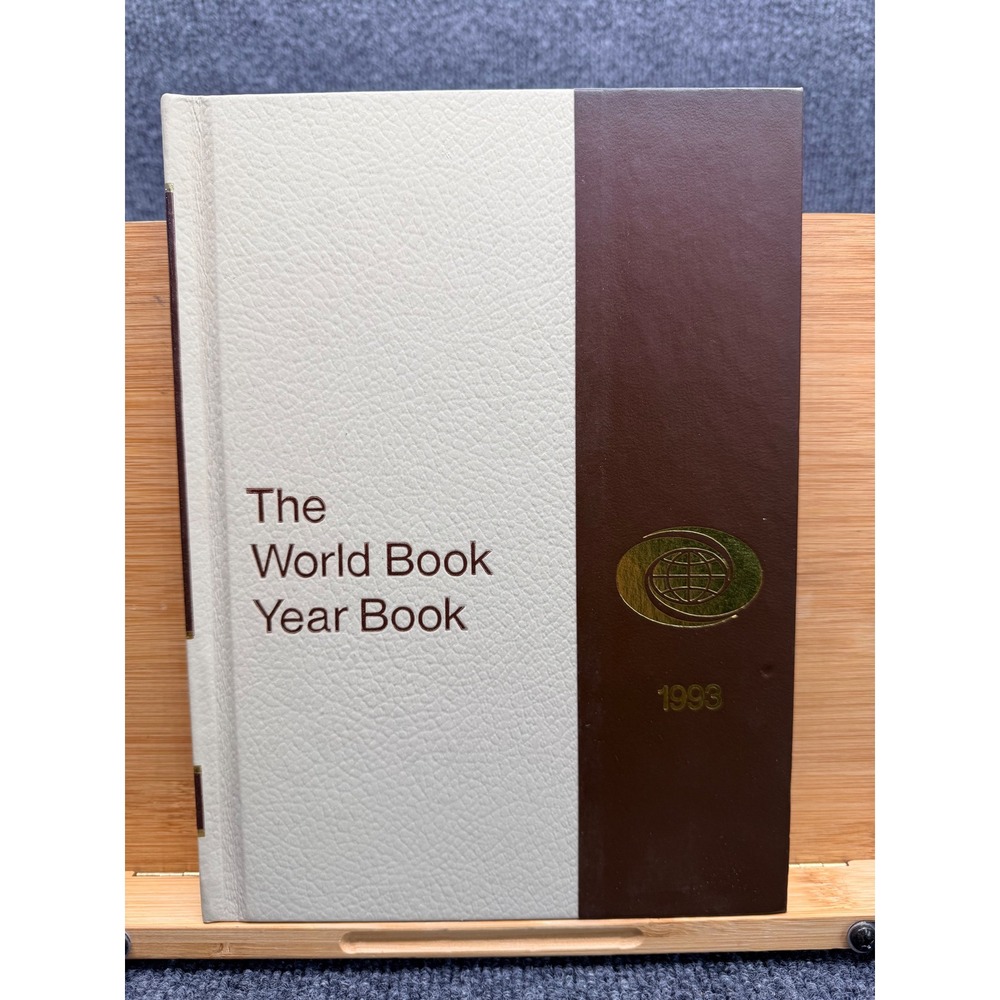 1993 World Book Year Book Annual Supplement Review of 1992 Events Hardcover